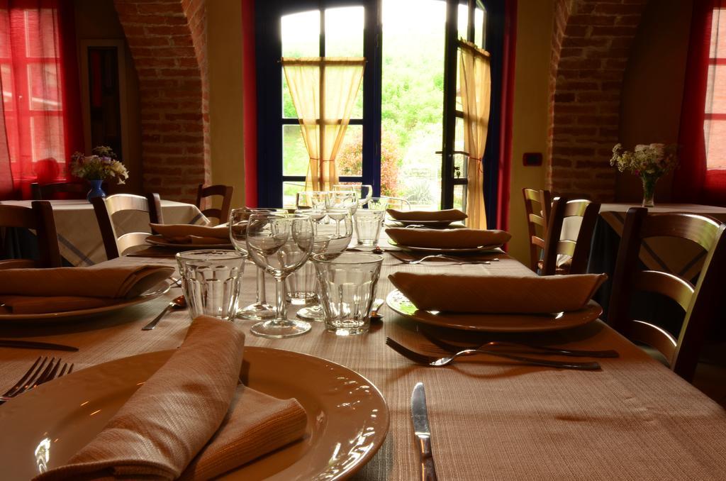 Diano dʼAlba Cascina Il Convivio旅馆 外观 照片